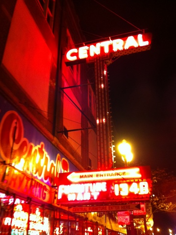 Old-school Chicago Neon