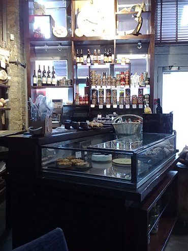 Comptoir gascon inside
