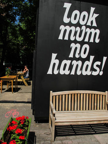Look mum no hands