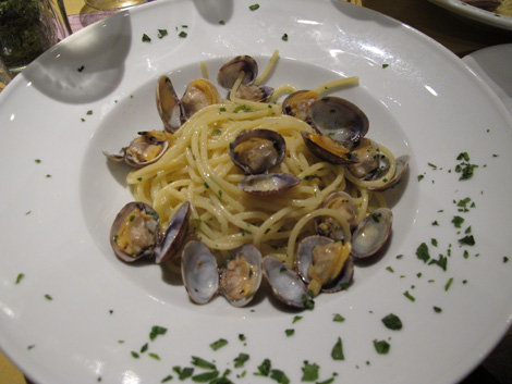 Spaghetti vongole milan