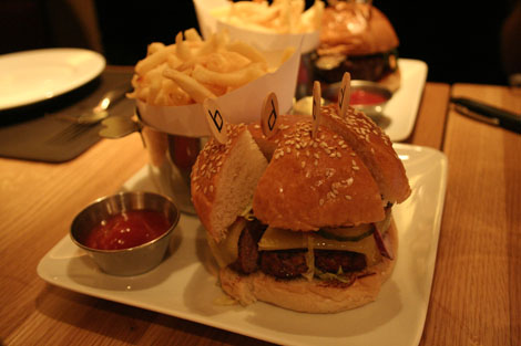 Bar boulud burger